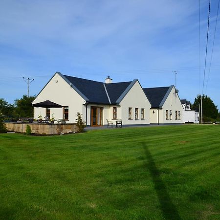 Riverbend Lodge B&B Oughterard Exterior foto