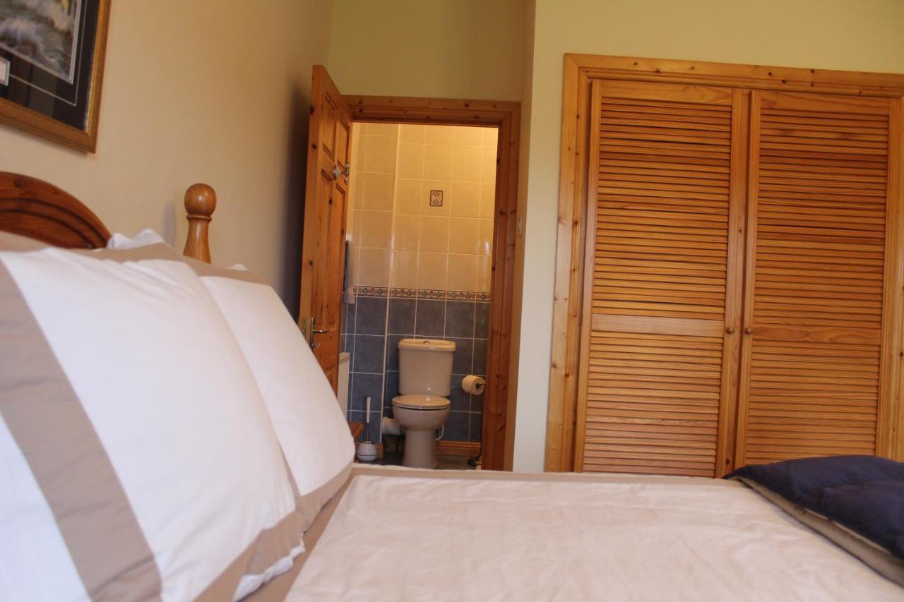 Riverbend Lodge B&B Oughterard Exterior foto