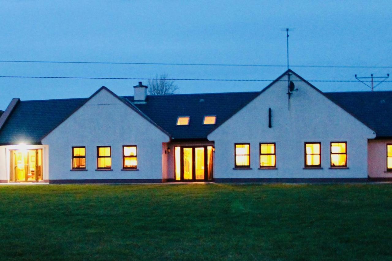 Riverbend Lodge B&B Oughterard Exterior foto