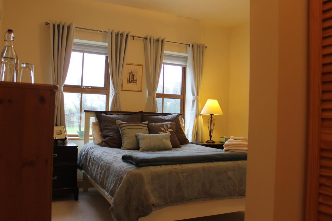 Riverbend Lodge B&B Oughterard Exterior foto