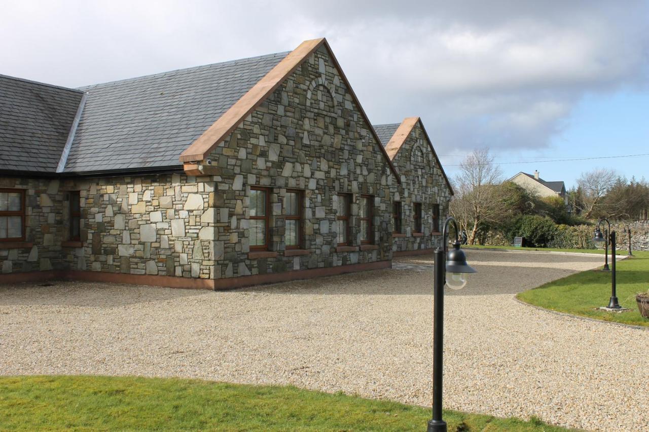 Riverbend Lodge B&B Oughterard Exterior foto