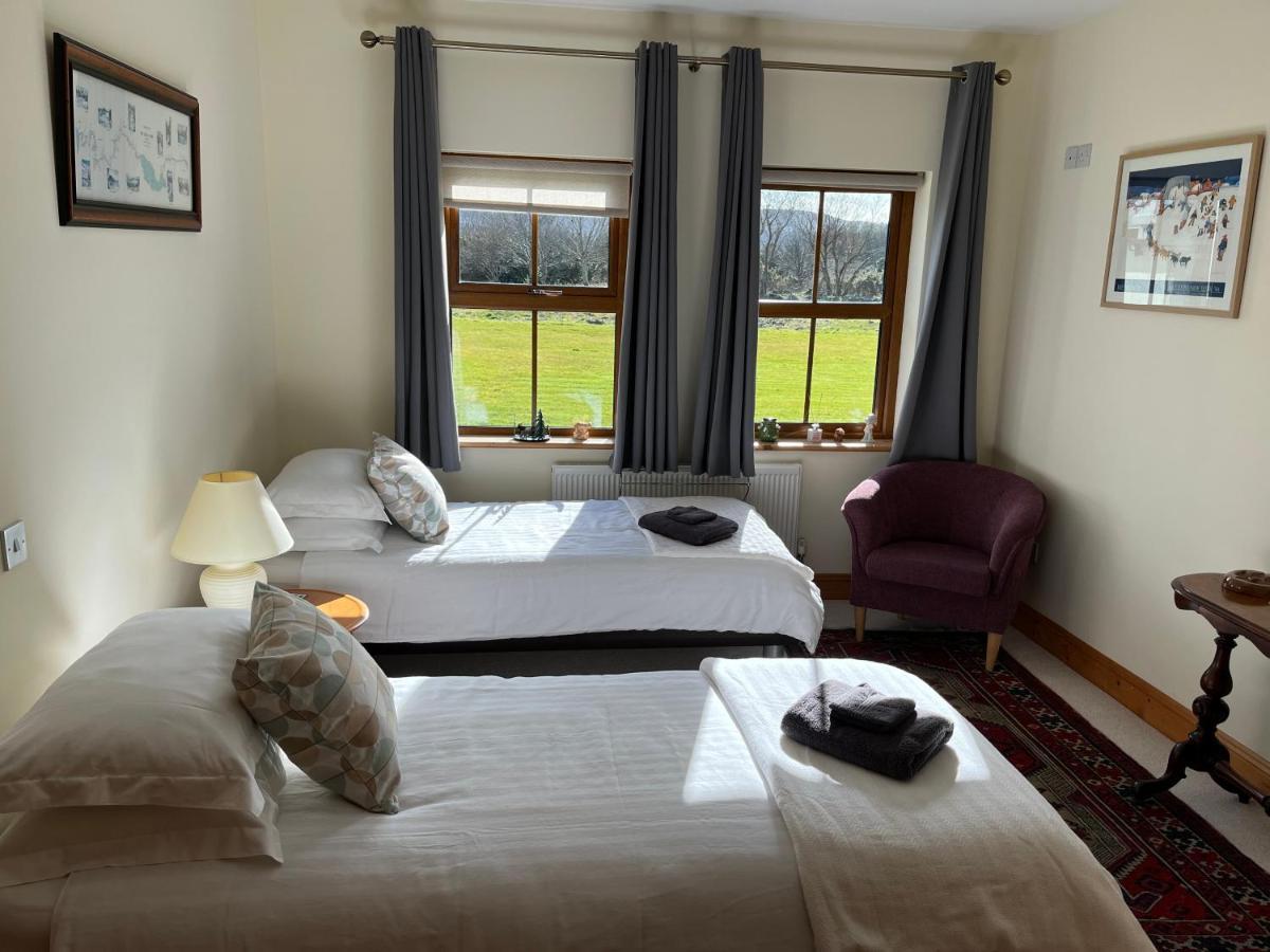 Riverbend Lodge B&B Oughterard Exterior foto